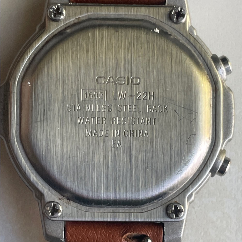 Casio LW-22H Illuminator Watch with brown Strap - Picture 2 of 7